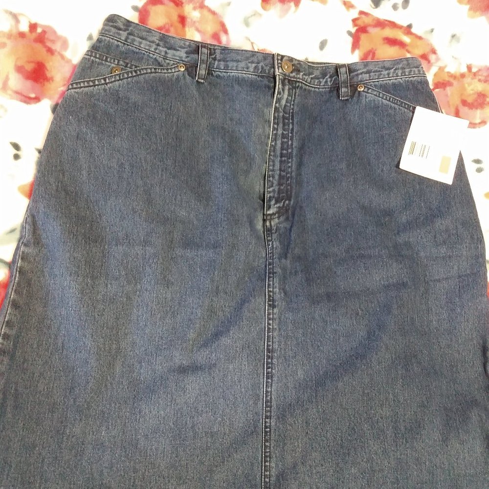Liz Claiborne knee length denim skirt, size 16